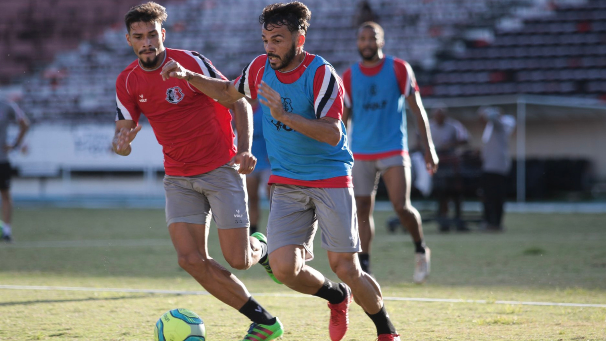 Anderson Paraíba deixa o Santa Cruz após receber proposta de time dos Emirados Árabes