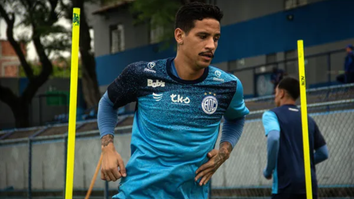 Confiança renova com Luiz Otávio para temporada 2023