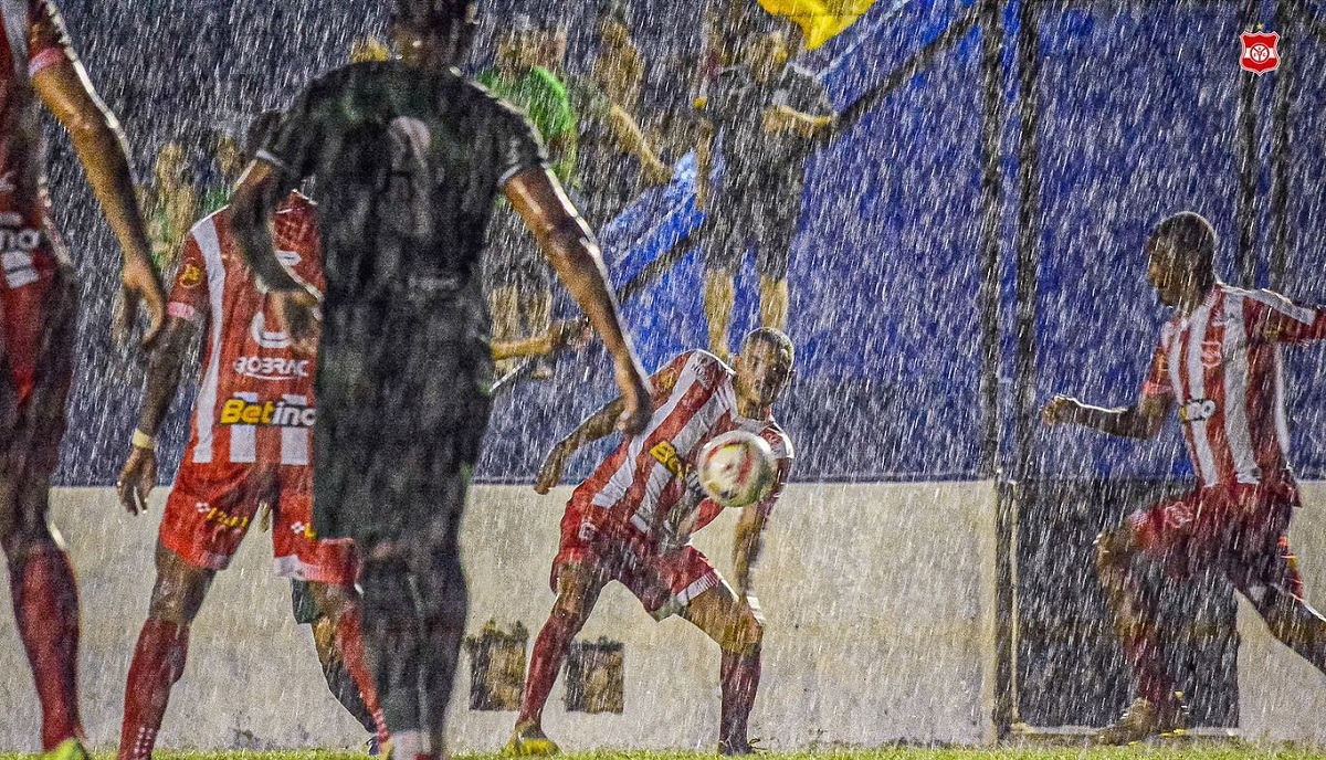 Nacional de Patos vence Auto Esporte com gol nos acréscimos