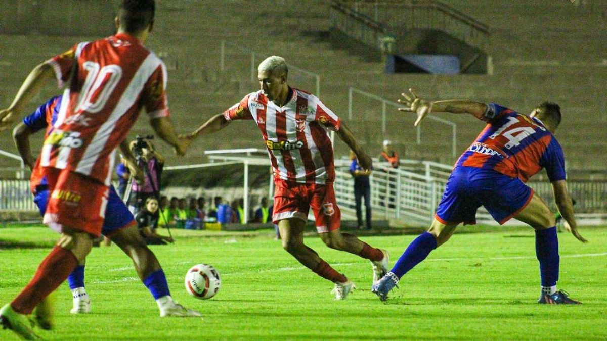 Atacante Kiko, do Auto Esporte
