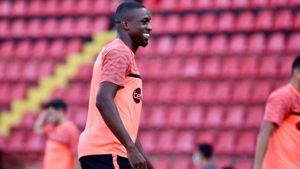 CSA contrata volante William Oliveira, ex-Sampaio, Ceará e Sport 2 Volante William Oliveira, reforço do CSA, em treino do Sport