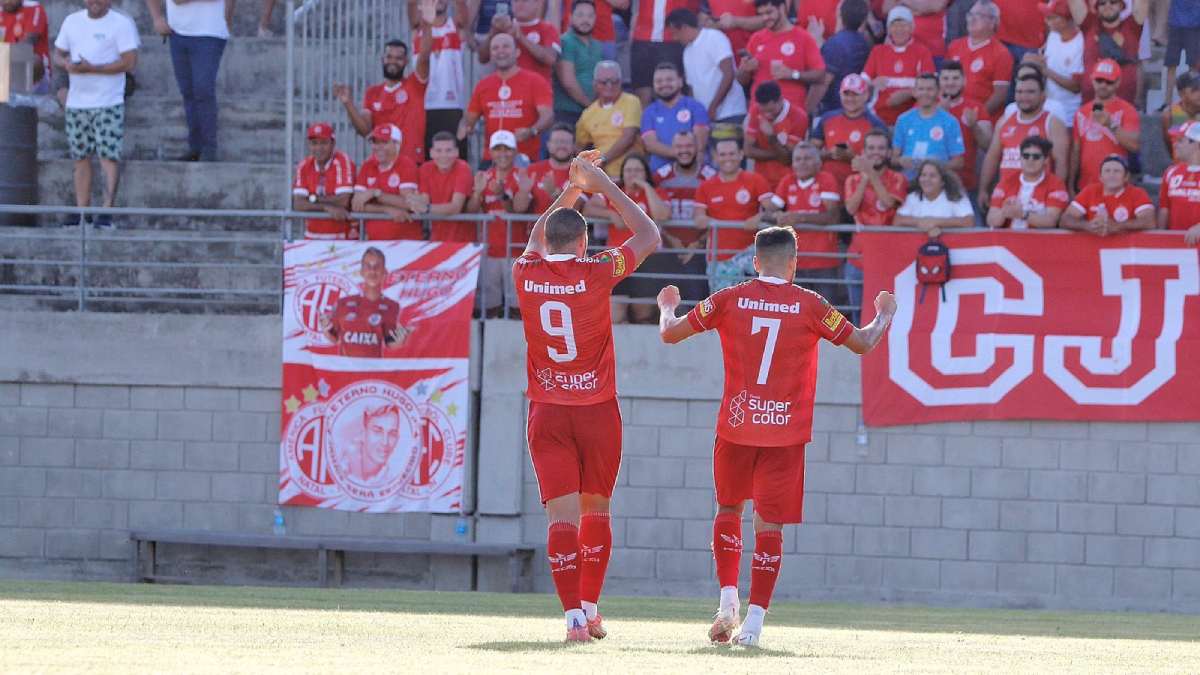 Com dois de Wallace Pernambucano, América-RN goleia Potyguar CN em estreia no Estadual
