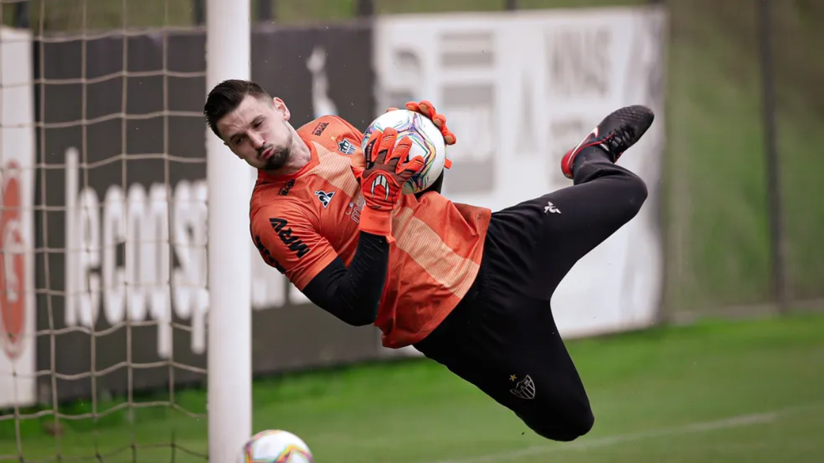 Santa Cruz: Goleiro Michael Fracaro tem nome publicado no BID
