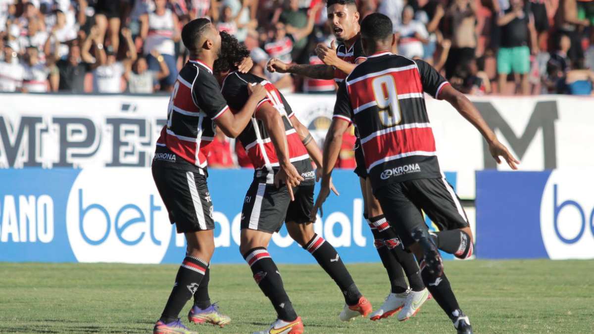 Após empate, Ranielle cobra atacantes do Santa Cruz: melhorar na