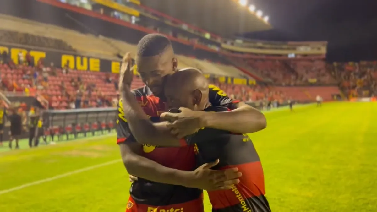 Enderson analisa Gabriel Santos e Vagner Love no Sport: "Quando um jogar, o outro vai ter que esperar" 1 Posts