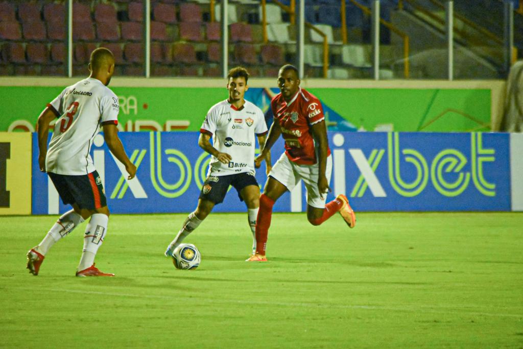 Sergipe vive bom começo de ano e técnico celebra pré-temporada: "Eu conscientizei os jogadores" 1 Sergipe vive um bom começo de ano e venceu o Vitória no Nordestão 2023