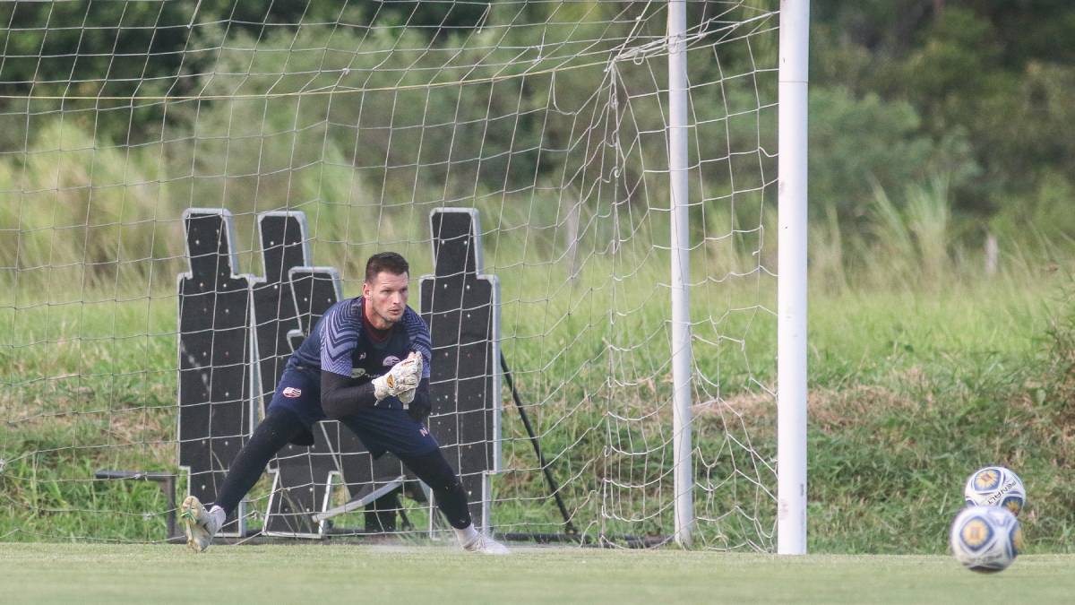 “Foi injustiçado preconceituosamente antes de entrar em campo”, diz técnico do Náutico sobre o goleiro Vágner
