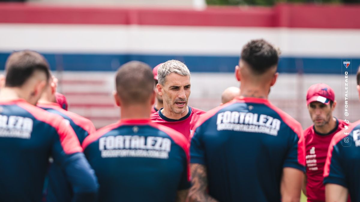 Fortaleza: Vojvoda prega respeito por adversário na estreia da Libertadores