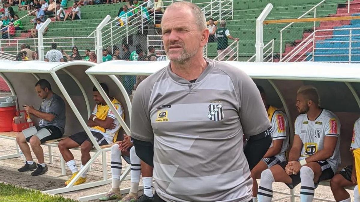 A Pantera Cor-de-Raça: Conheça o Democrata, adversário do Santa Cruz na 1ª fase da Copa do Brasil 2023 2 Técnico do Democrata está há dois anos e meio no cargo