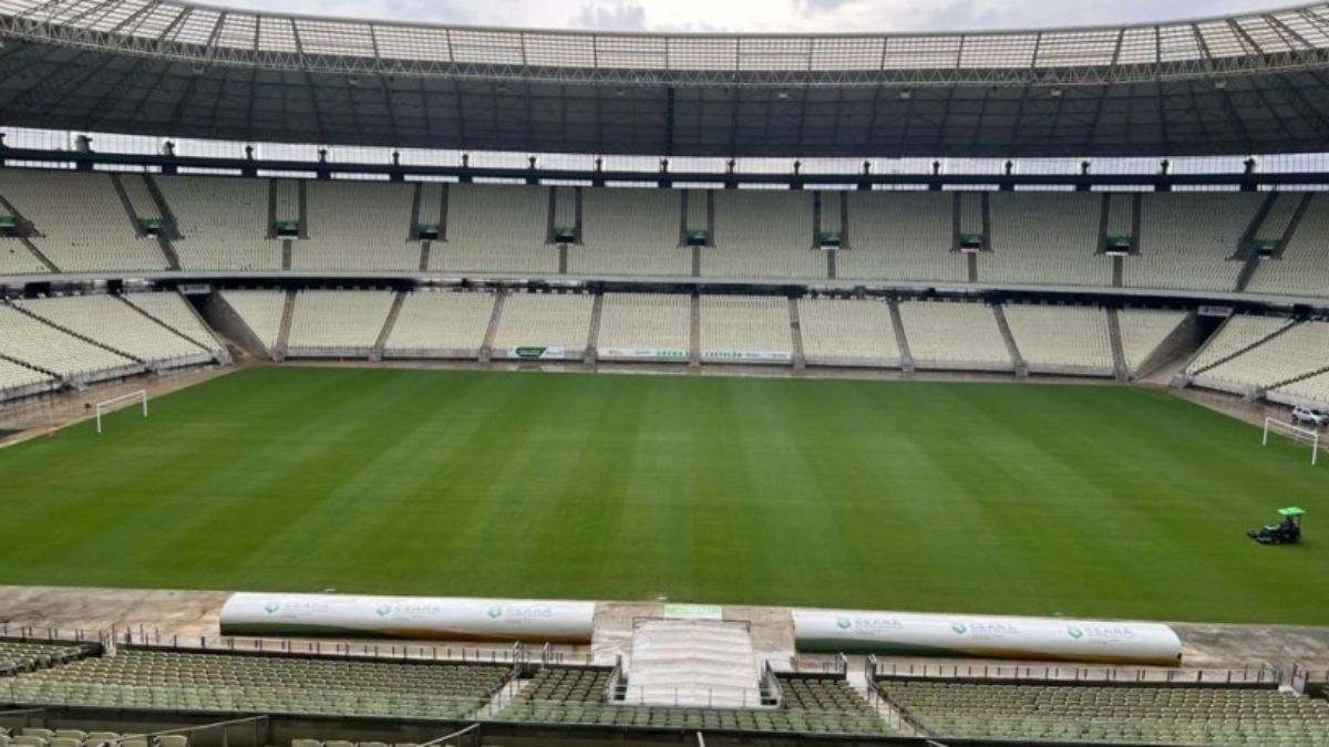 Fortaleza: árbitro registra invasão e garrafa arremessada ao campo em súmula da partida contra o Bragantino