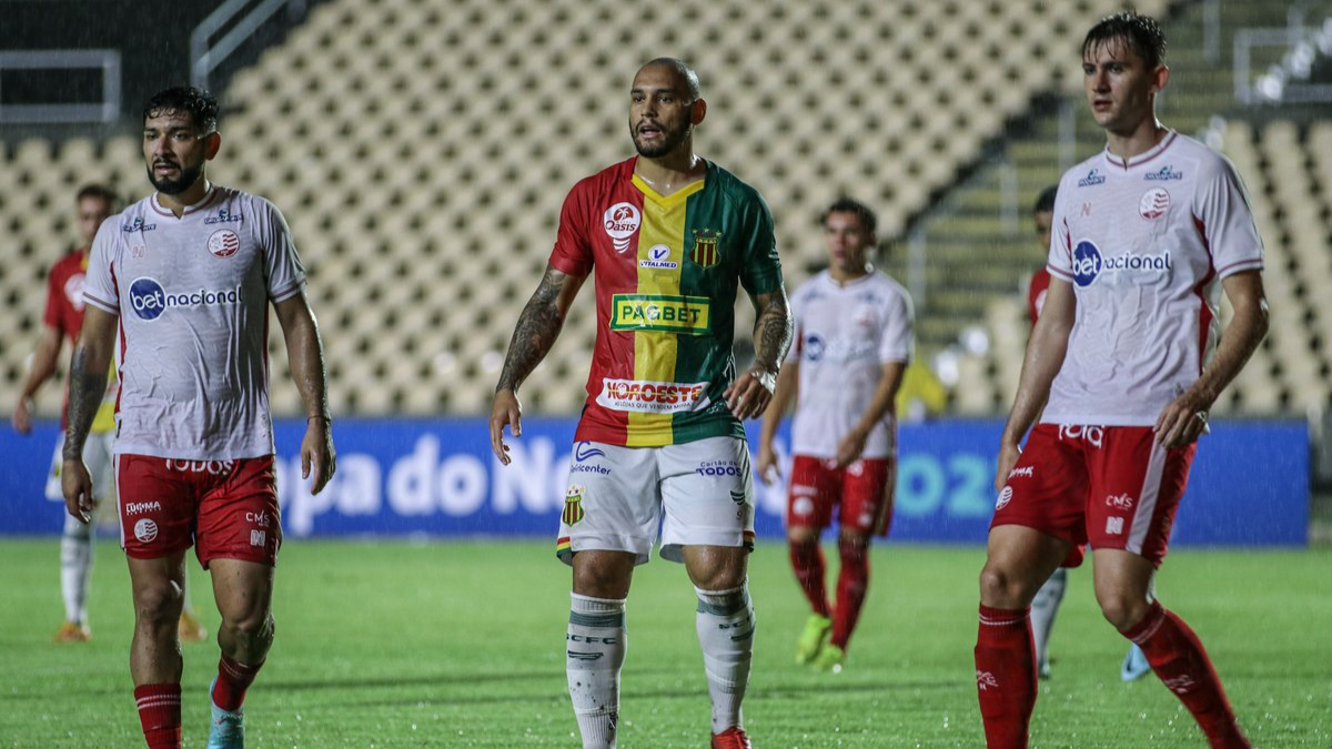 Com gol no fim, Sampaio Corrêa vence Náutico e entra no G-4 do Nordestão