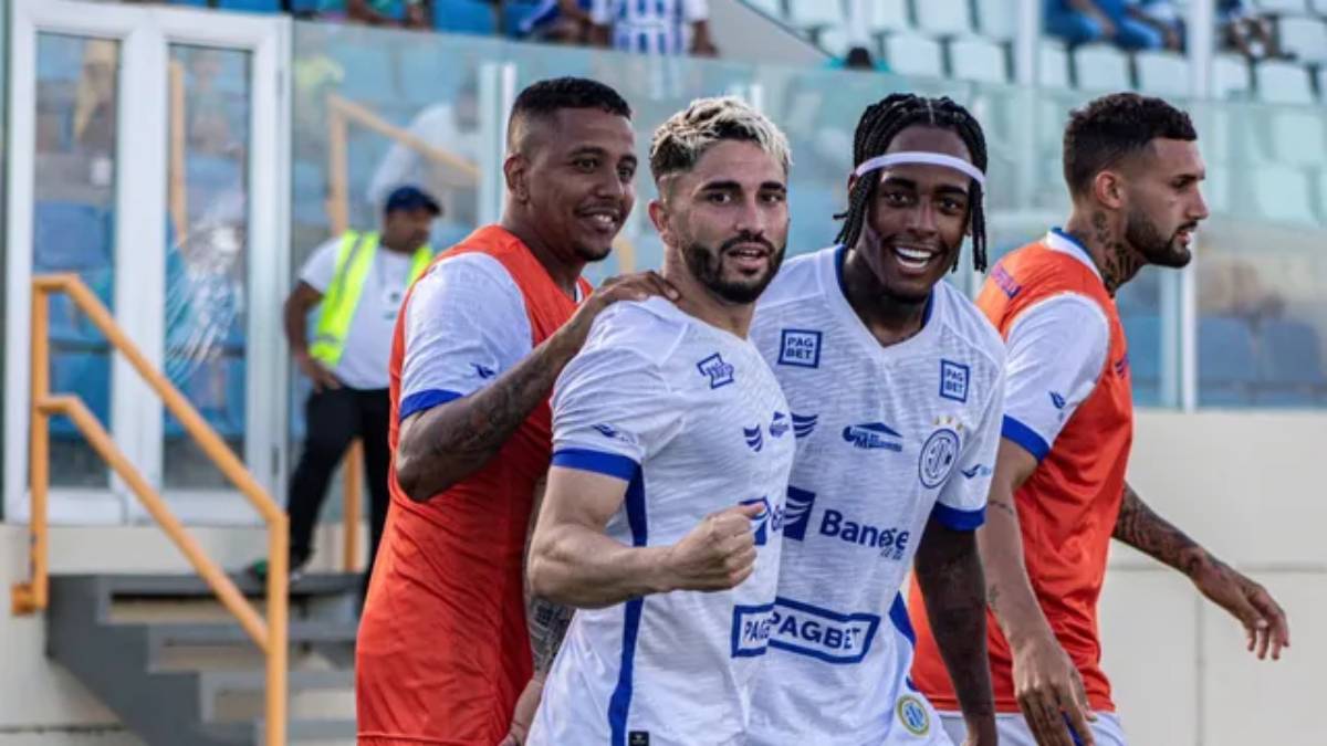 Com gols de Dione e Diego Cardoso, Confiança vence o Estanciano e se recupera no Sergipano