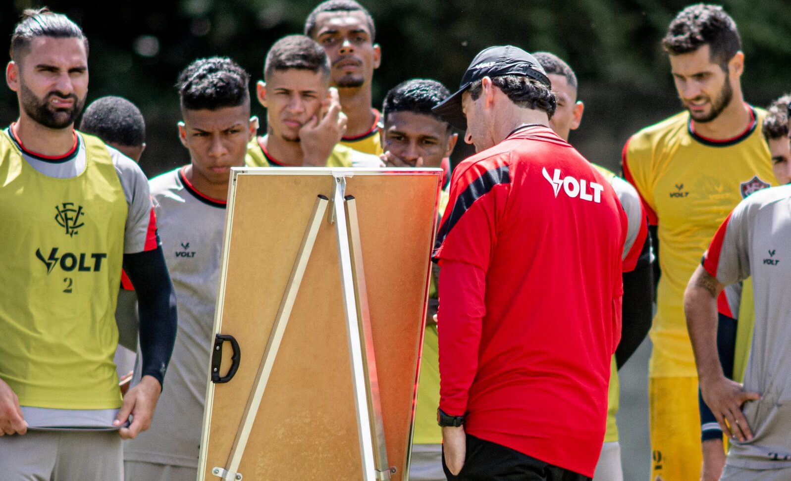 Vitória Léo Condé Analisa Momento