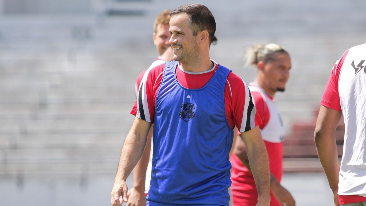Pipico revela conversas com diretoria do Santa Cruz para renovação de contrato: “bem encaminhado”