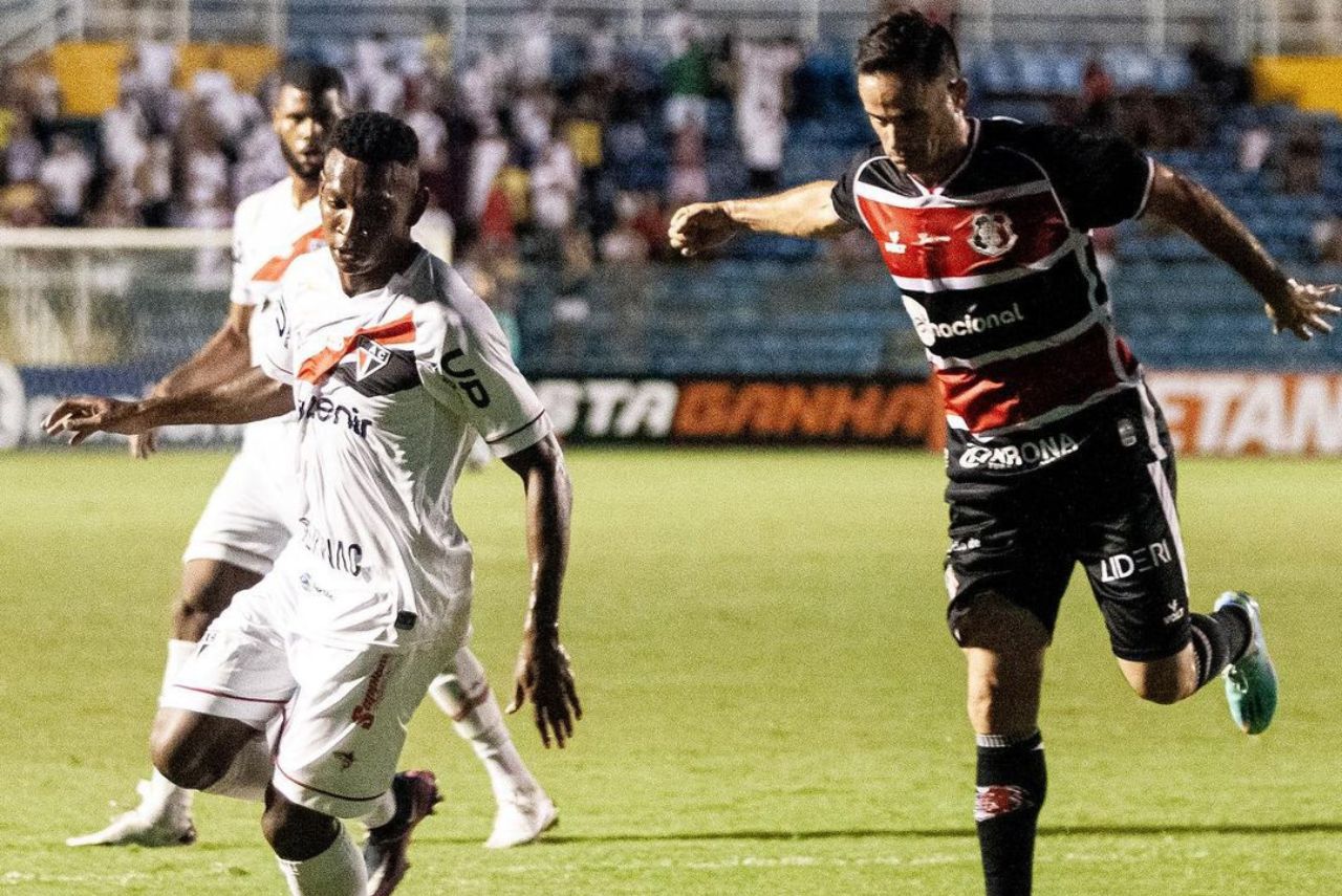 Com gol nos acréscimos, Ferroviário bate o Santa Cruz e garante classificação às quartas da Copa do Nordeste
