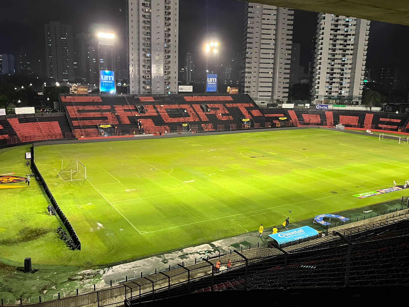 A poucas horas de Sport x ABC, gramado da Ilha do Retiro resiste às fortes chuvas no Recife