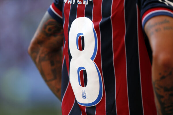 De herói do Bahia a futuro incerto na equipe: O que aconteceu com Cauly? 1 Cauly usa a camisa 8 do Bahia - Foto: Letícia Martins/EC Bahia