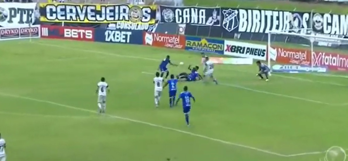 Iguatu marca gol de bicicleta no Ceará e o detalhe: com o jogador sentado; assista