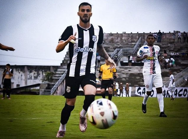 Paraibano: Jhonathan Moc foi o autor do gol do Treze contra o São Paulo Crystal. Foto: Daniel Vierra