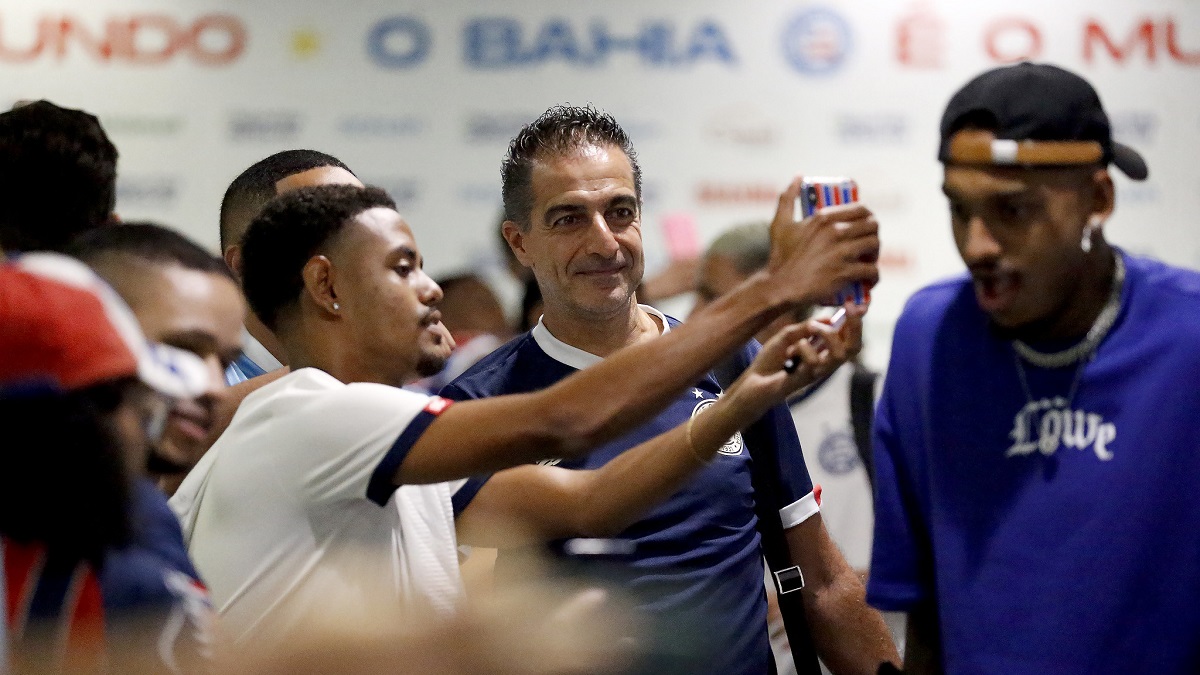 Renato Paiva elogia elenco, diretor de futebol e diz que Bahia está no caminho certo