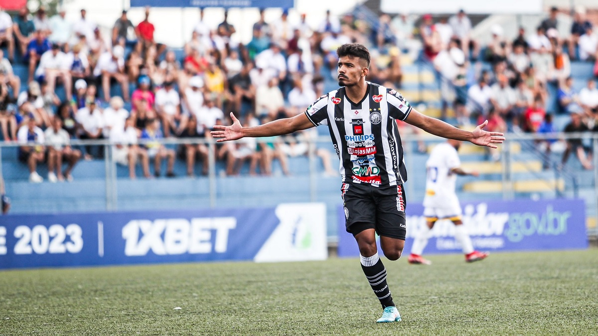 Bahia contrata atacante Vinicius Mingotti, do Athletico