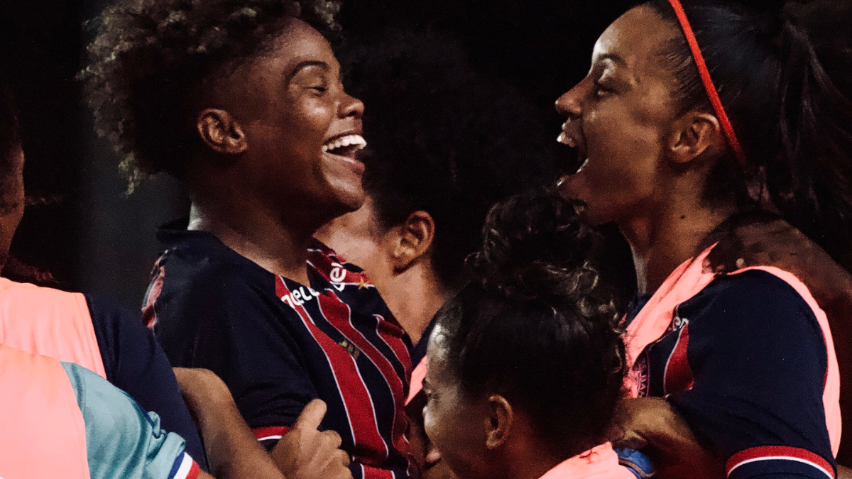 Brasileiro Feminino: Bahia vence Real Brasília e encosta no G-8 1 Bahia vence Real Brasília no Brasileiro Feminino.