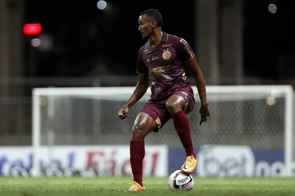 Bahia renova contrato de Rezende por mais duas temporadas