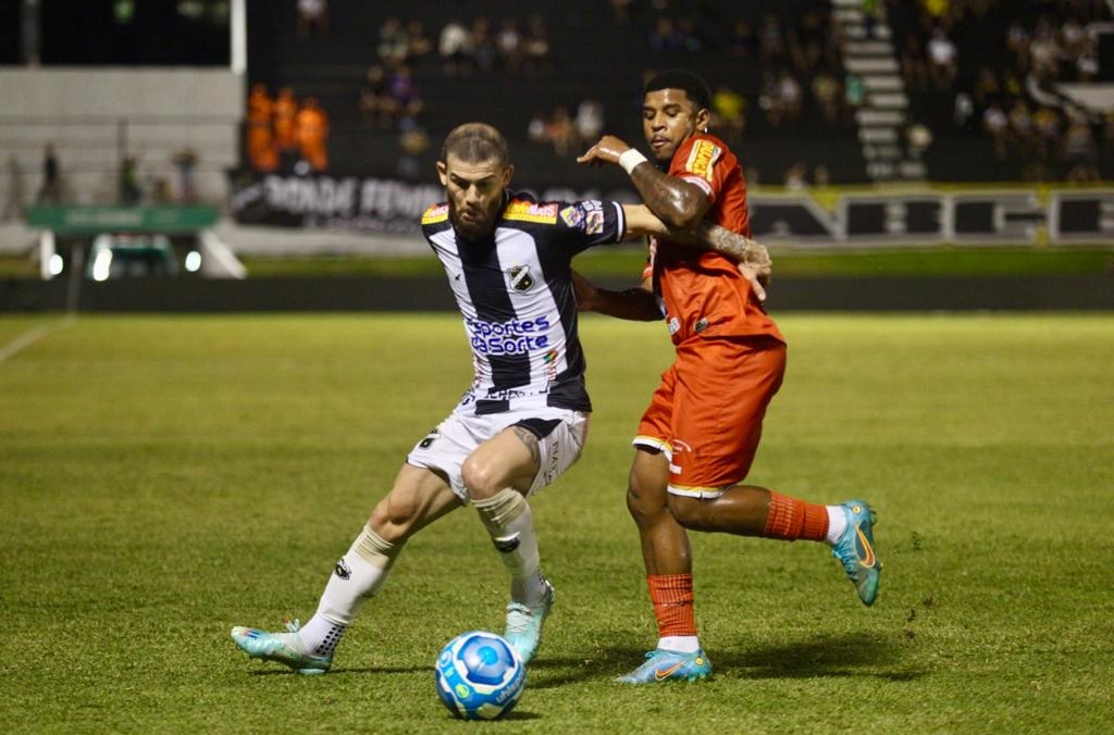 Newell's Old Boys vs Vélez Sársfield: A Classic Argentine Football Clash