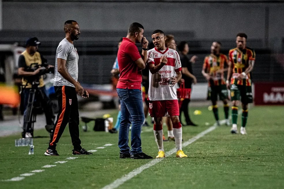 Após empate, Umberto Louzer diz que CRB jogou abaixo do esperado contra o Sampaio Corrêa