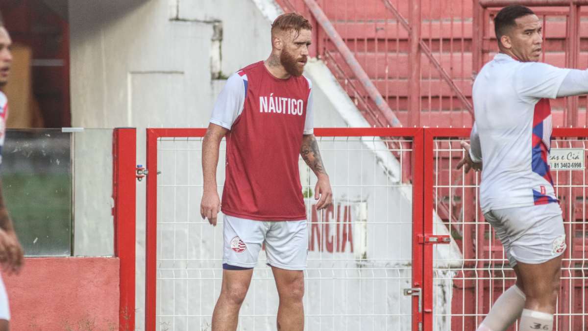 Dado esboça time titular do Náutico e deve repetir escalação que venceu o São José-RS 1 Souza_Jael_Náutico_Treino_Aflitos_2023