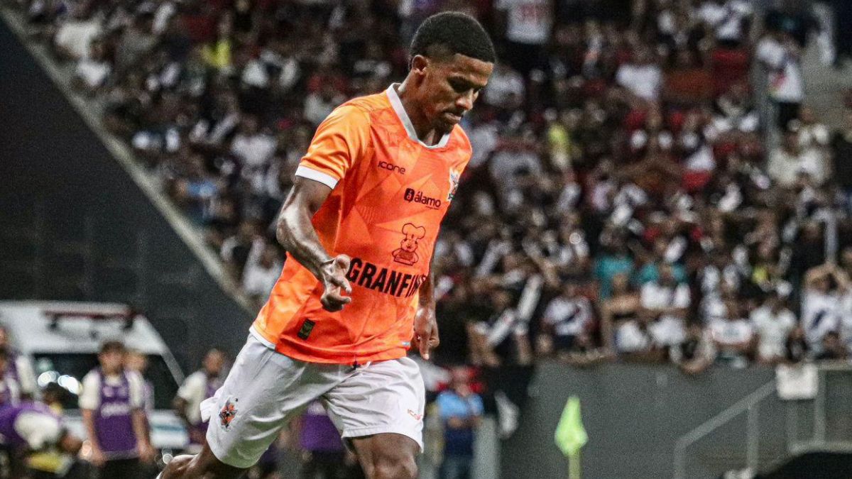Santa Cruz acerta com o lateral Léo Fernandes e encaminha contratação do centroavante Miullen