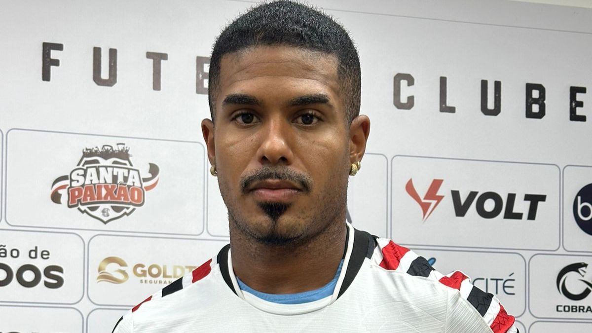 Ítalo Henrique relembra momento feliz com o Santa Cruz e fala de sonho com o acesso: “tirar o clube desse lugar”