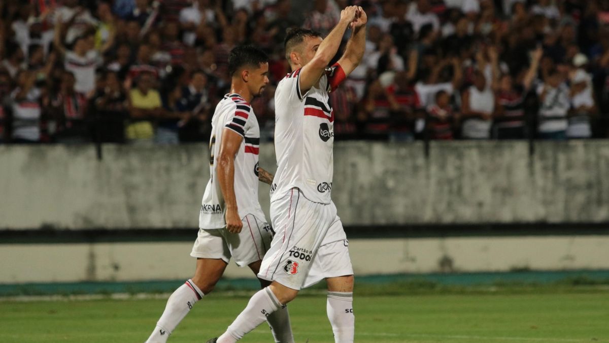 Autor de 25% dos gols do Santa Cruz na temporada, Pipico quer ultrapassar números de 2019