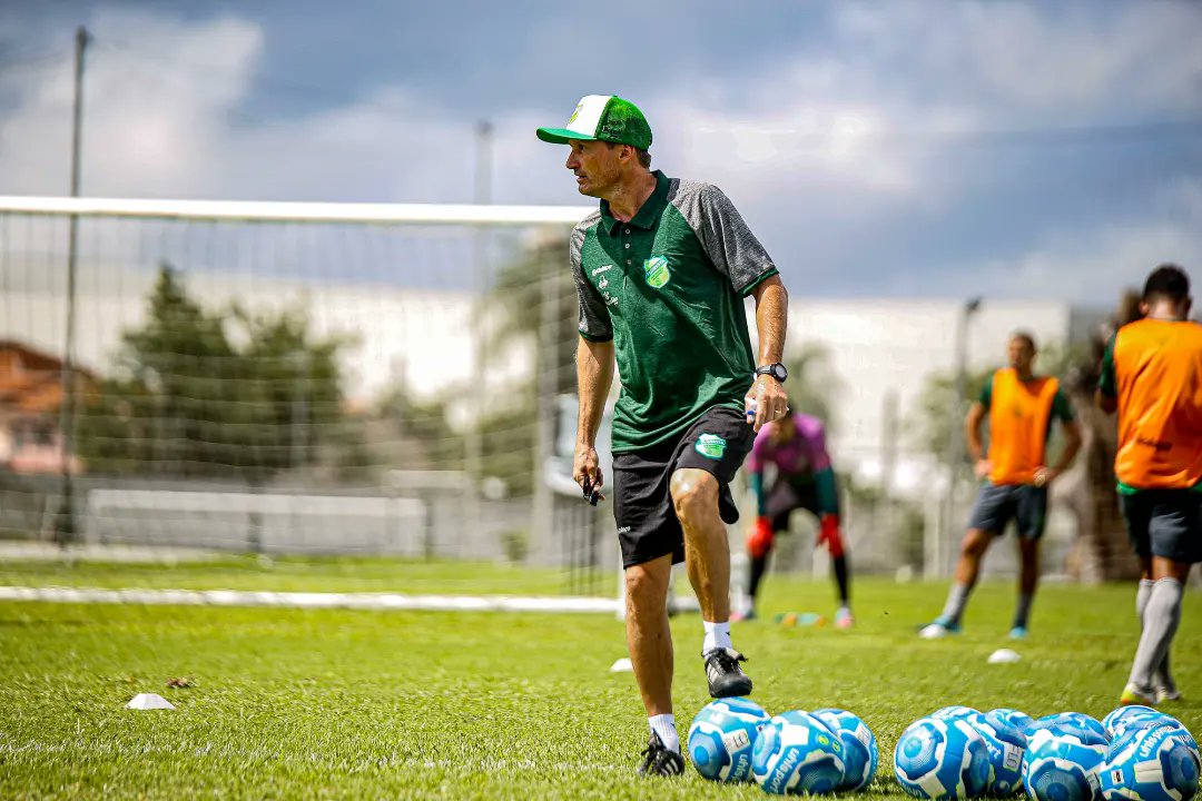 Técnico do Floresta vê Série C nivelada, mas pede resultado positivo em casa contra o Volta Redonda