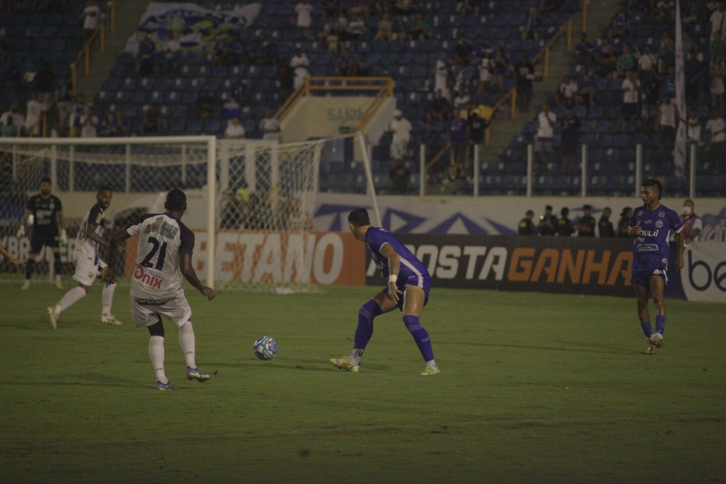 Série C: Confiança vence Altos de virada no Batistão e mantém os 100% de aproveitamento 1 Lance da partida entre Confiança x Altos, pela Série C 2023, na noite desta segunda-feira no estádio Batistão