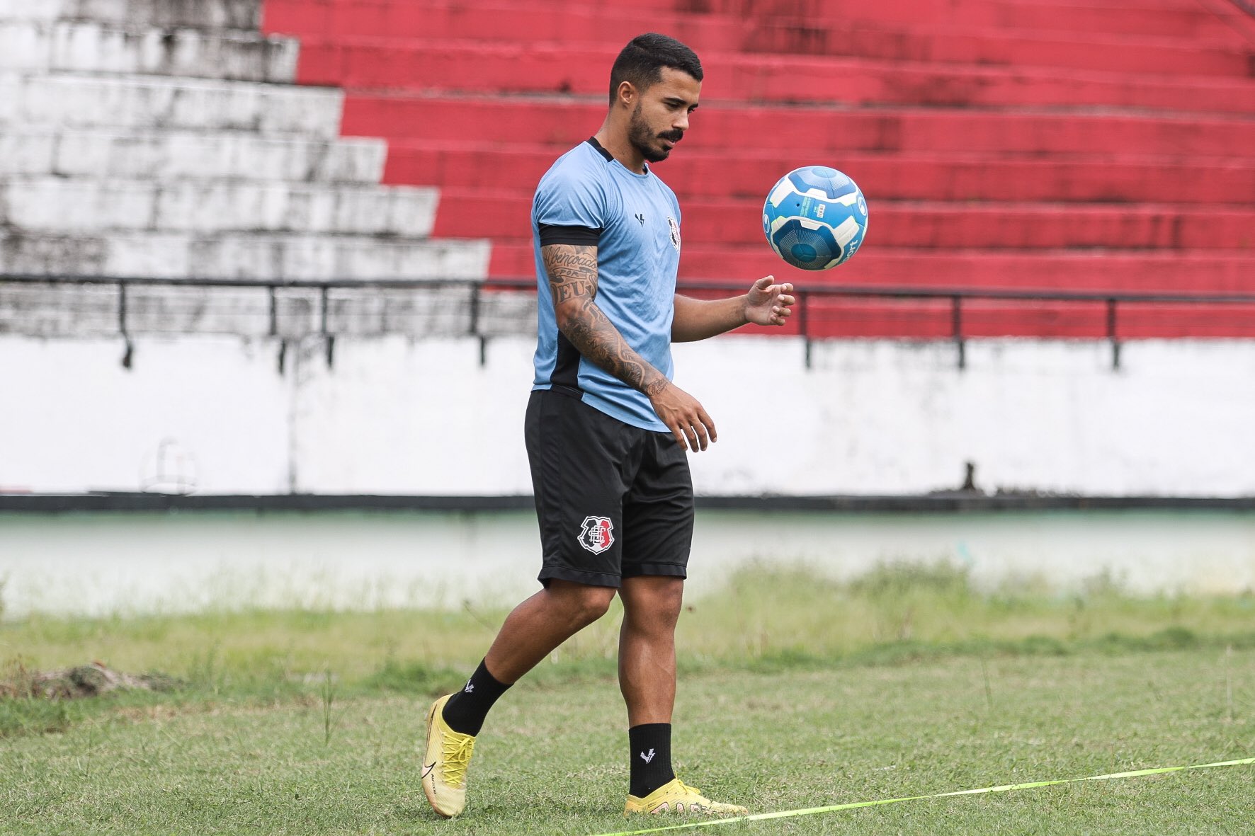 Fabrício Bigode pede para Santa Cruz pontuar fora de casa contra o Nacional de Patos: “Série D é isso”