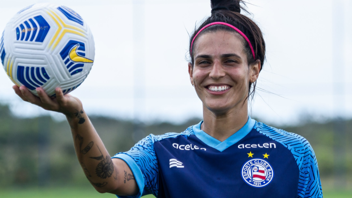 Destaque das Mulheres de Aço, Nathane avalia 1ª experiência no Nordeste e exalta projeto do Bahia: “Quer crescer no futebol feminino”
