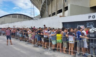 Torcida do Santa Cruz sofre novamente para entrar no estádio do Arruda em partida contra o Campinense pela Série D 2023