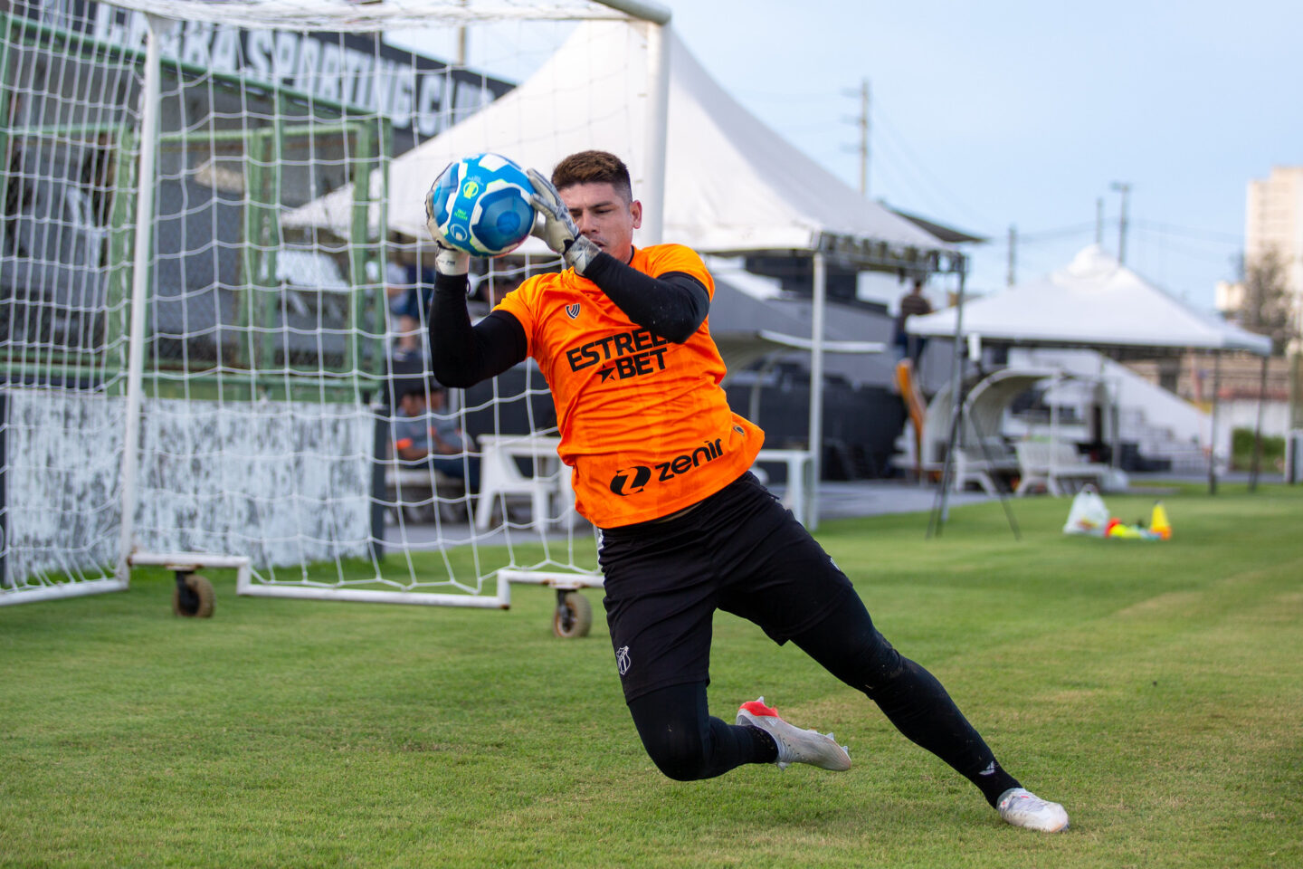 Ceará anuncia o desligamento do goleiro paraguaio Alfredo Aguilar 1 Posts