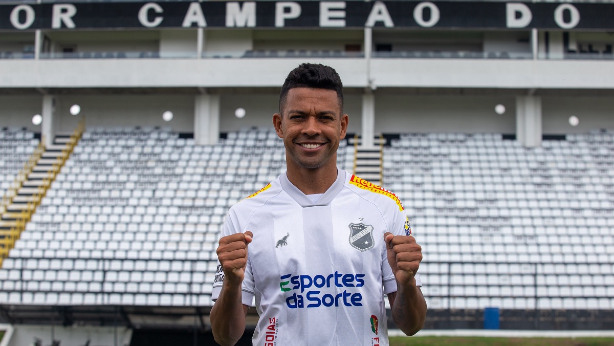 ABC anuncia renovação de contrato com atacante Wallyson