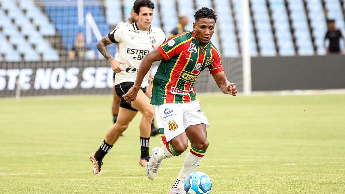 Com direito a pênalti perdido, Sampaio Corrêa e Ceará empatam em jogo movimentado pela Série B
