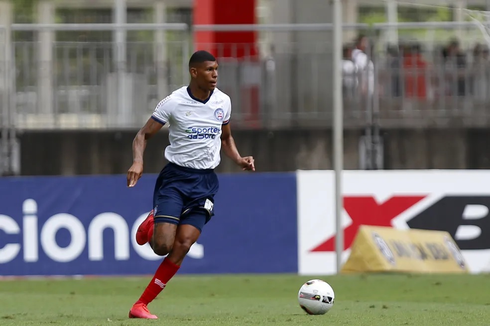 Após dois meses lesionado, Marcos Vitor volta aos treinos no Bahia