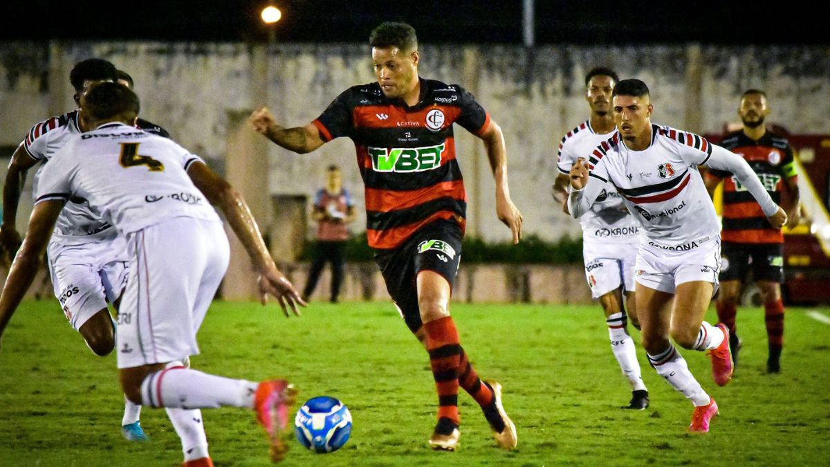 Campinense domina Santa Cruz e mantém vivo o sonho de classificar ao mata-mata da Série D