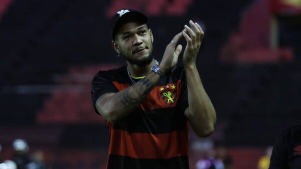 Joelinton na Ilha do Retiro, Sport - Foto: Divulgação