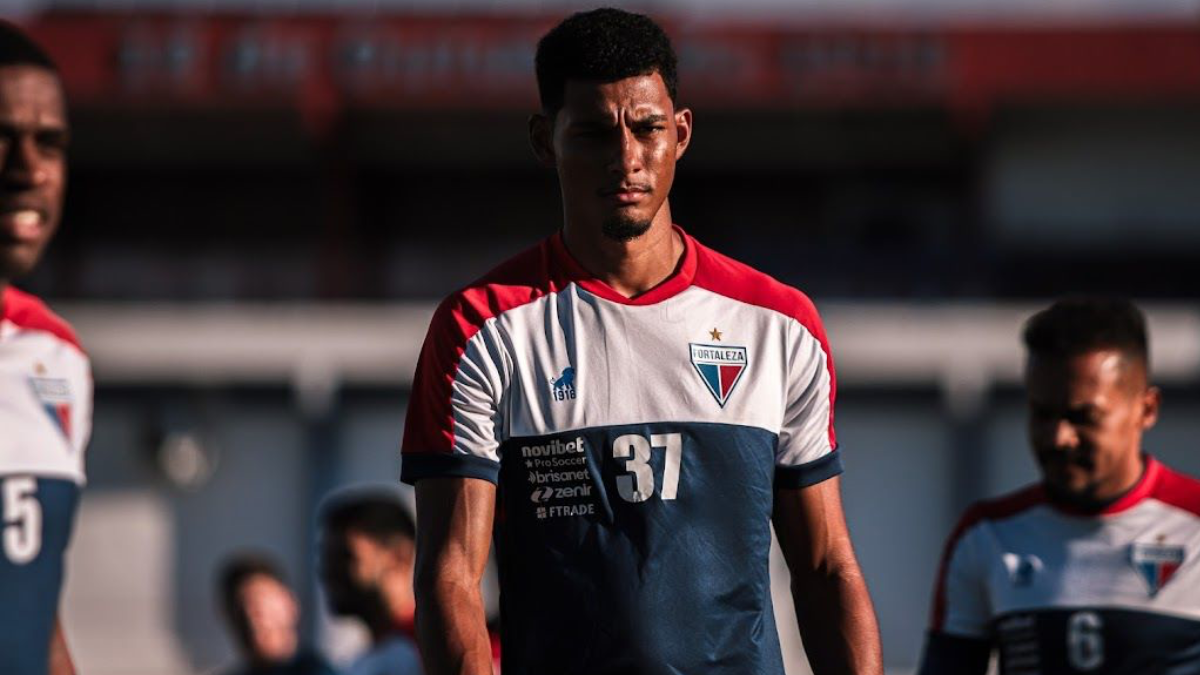Fortaleza oficializa empréstimo do zagueiro Alix Vinícius para o Atlético-GO 1 Posts
