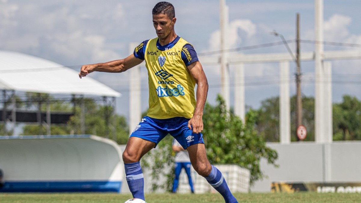 Confiança contrata atacante Ricardo Bueno, ex-Ceará, CSA e Santa Cruz