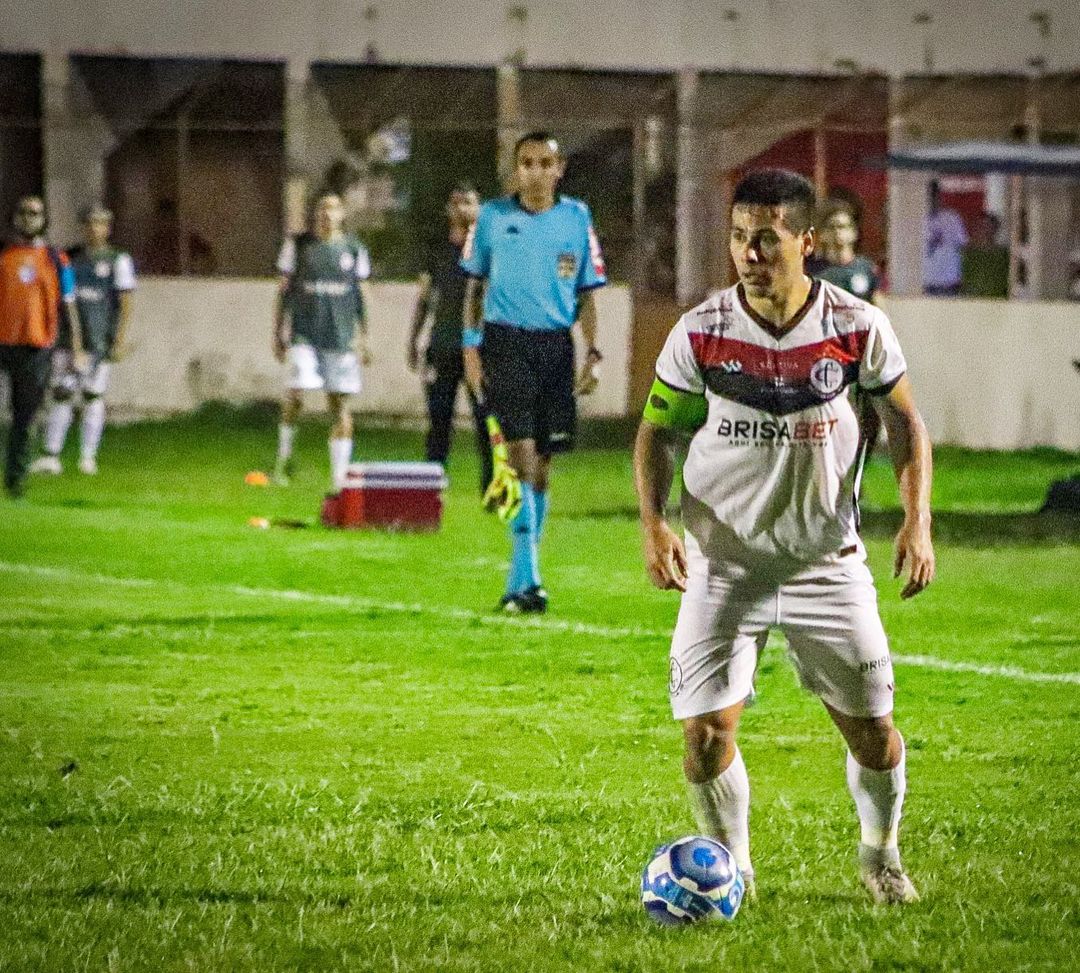 Capitão do Campinense, lateral Bruno Collaço se despede do time; destino deve ser o Altos