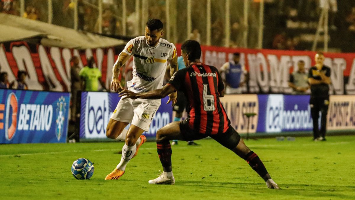 Vitória vence Novorizontino em casa e volta ao G4 da Série B