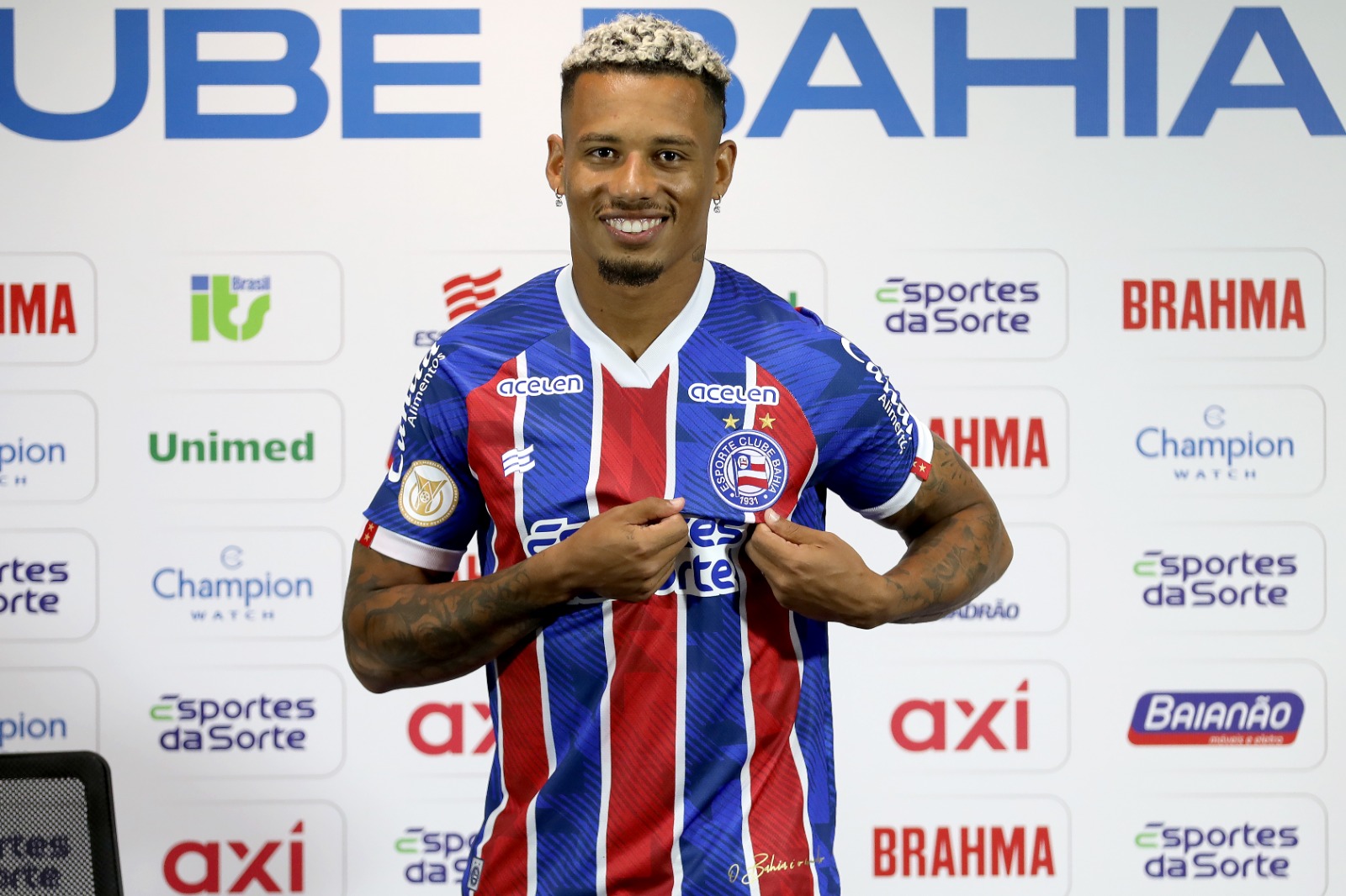 Rafael Ratão é apresentado no Bahia