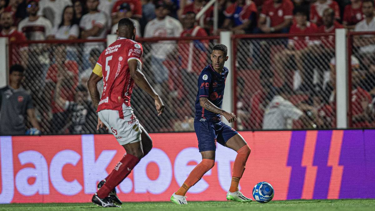 Prestes a deixar o Sport, Luciano Juba se aproxima de 40 participações em gols na temporada e avisa: “Devo dar o meu máximo”